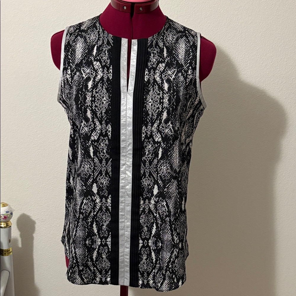 Calvin Klein Size XS Black & White faux snakeskin sleeveless Top silver outline